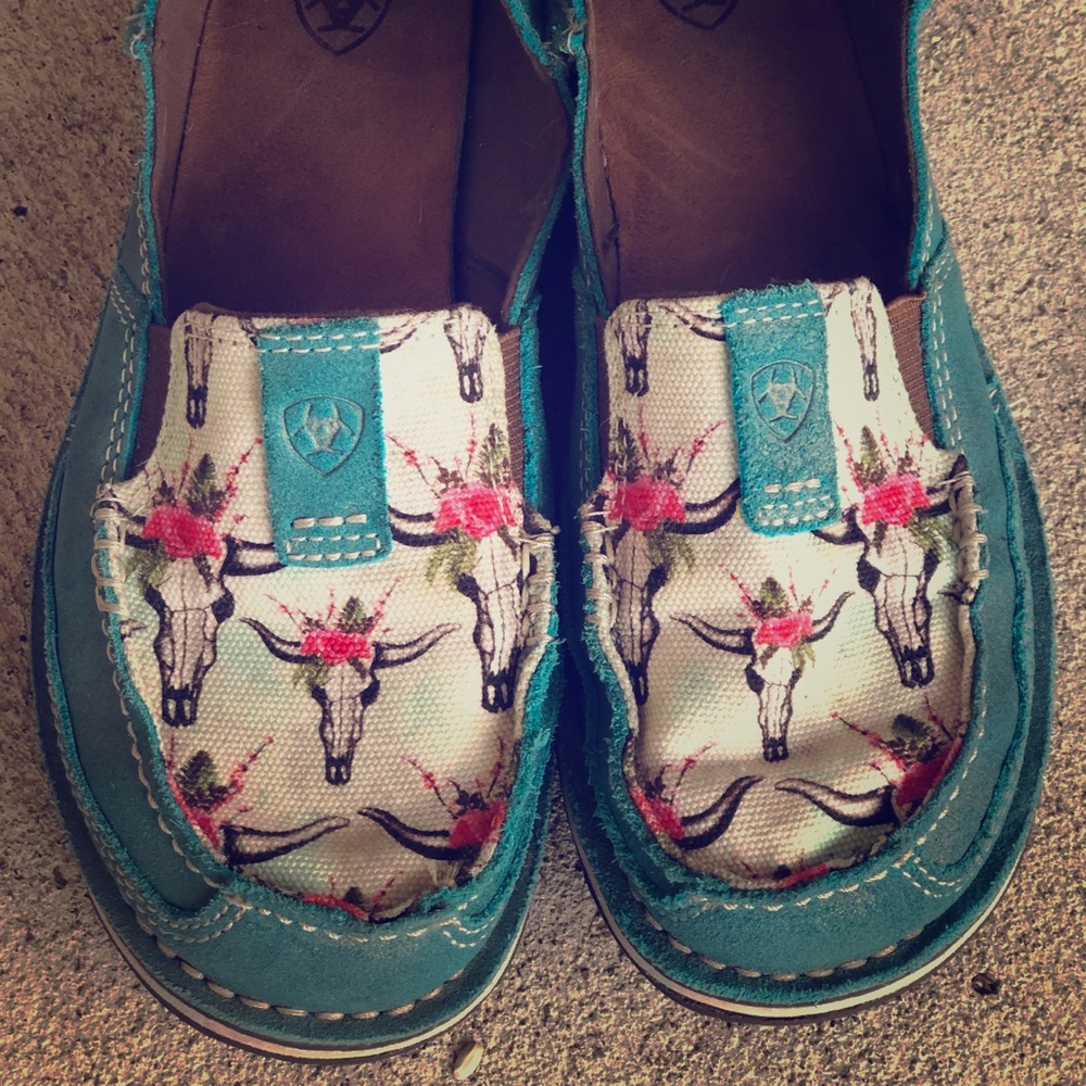 Women’s Ariat Cruisers